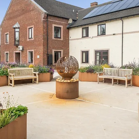 Jubilee First-floor Double Bedroom * Penrith